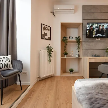 Appartement Comfy 1br With Balcony In