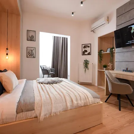 Comfy 1br With Balcony In *