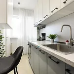 Comfy 1br With Balcony In 아파트 부쿠레슈티