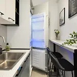Comfy 1br With Balcony In 아파트 부쿠레슈티