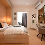 Comfy 1br With Balcony In * 부쿠레슈티