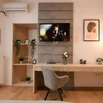 Comfy 1br With Balcony In 아파트