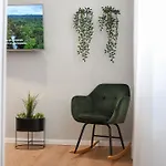 Comfy 1br With Balcony In 부쿠레슈티