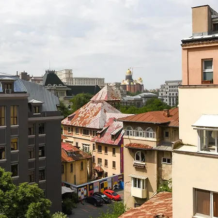 Comfy 1br With Balcony In *