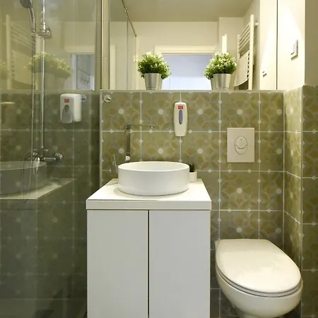 Comfy 1br With Balcony In * Bucharest