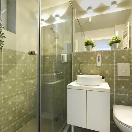 Comfy 1br With Balcony In *