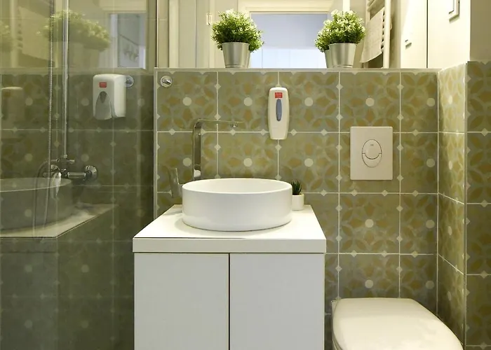 Comfy 1br With Balcony In * Bukarest