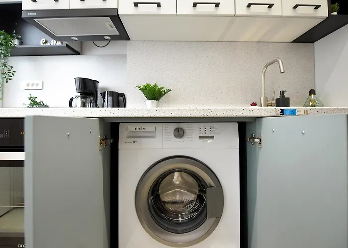 Apartment Comfy 1br With Balcony In *