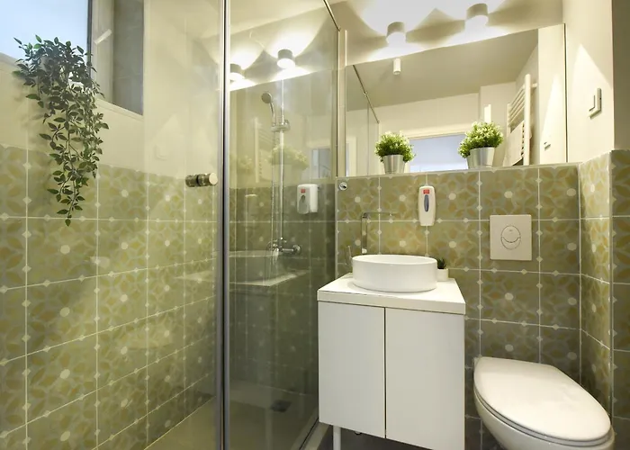 Comfy 1br With Balcony In *