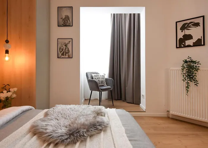 Comfy 1br With Balcony In Apartment Bukarest