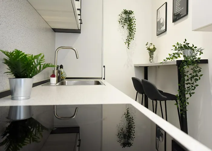 Apartment Comfy 1br With Balcony In *