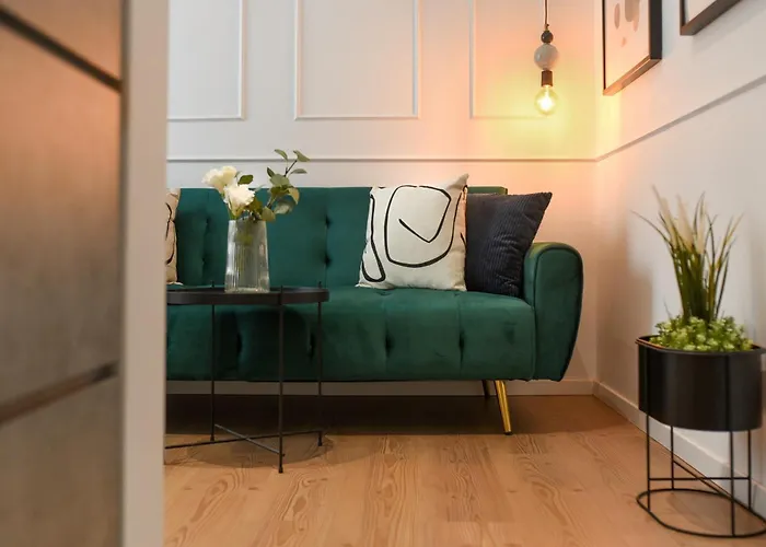 Comfy 1br With Balcony In Διαμέρισμα