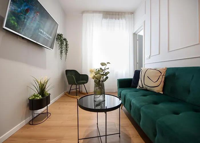 Apartment Comfy 1br With Balcony In