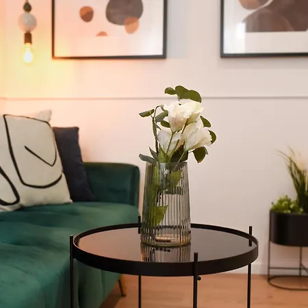 Comfy 1br With Balcony In Апартаменты *